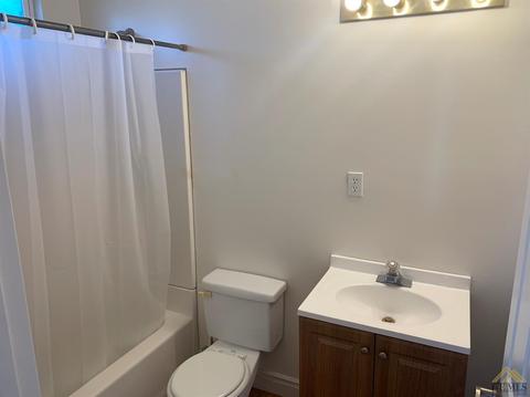 219 E St, Taft, CA 93268 photo 17