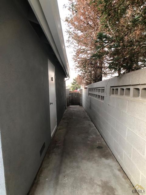 216 E Lucard St, Taft, CA 93268 photo 28