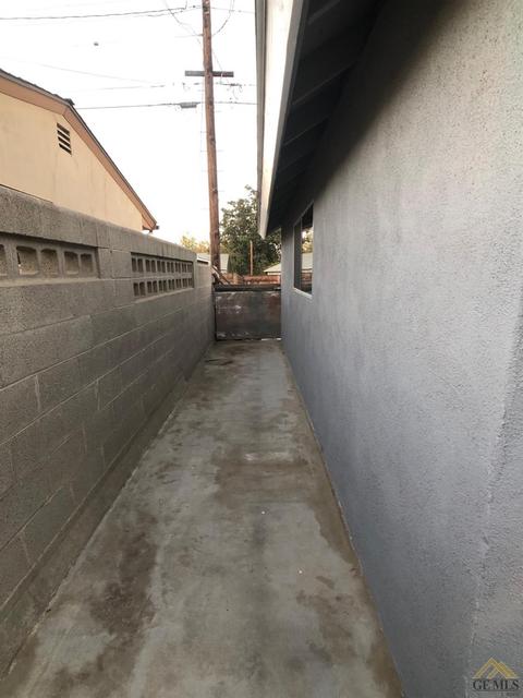 216 E Lucard St, Taft, CA 93268 photo 26