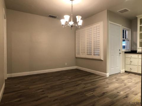 216 E Lucard St, Taft, CA 93268 photo 3
