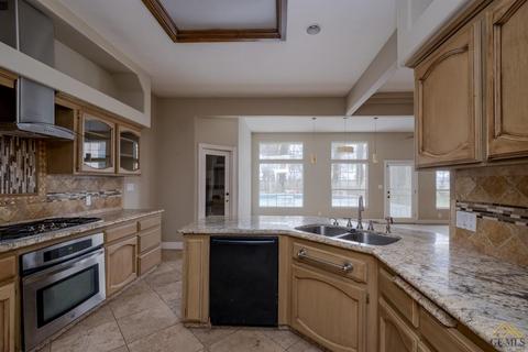 2700 Pacini St, Bakersfield, CA 93314 photo 1
