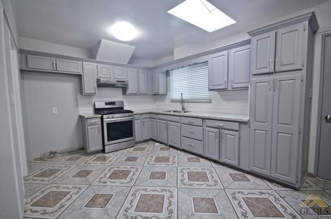 1501 Meredith Dr, Bakersfield, CA 93304 photo 8