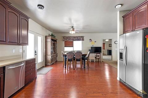 17900 Erie Ave, Tehachapi, CA 93561 photo 8