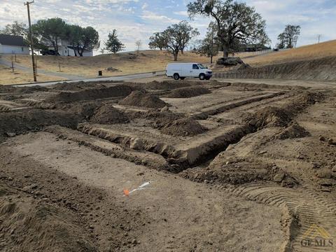 30505 Buckskin Dr, Tehachapi, CA 93561 photo 2