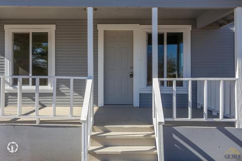 519 Pierce St, Taft, CA 93268 photo 4