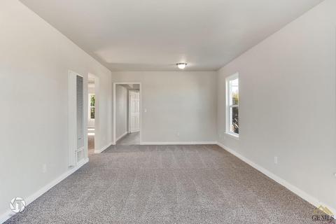 519 Pierce St, Taft, CA 93268 photo 6