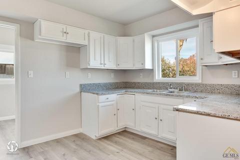 519 Pierce St, Taft, CA 93268 photo 8