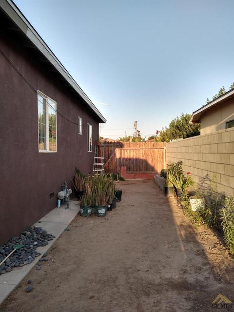 341 D St, Wasco, CA 93280 photo 1