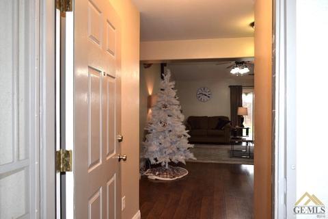 12106 Ruby River Dr, Bakersfield, CA 93312 photo 5