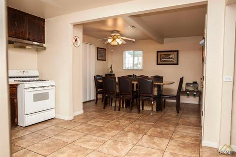 8605 Gregory Ave, Lamont, CA 93241 photo 5