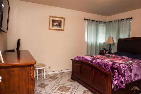 8605 Gregory Ave, Lamont, CA 93241 photo 8