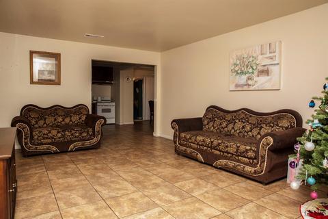 8605 Gregory Ave, Lamont, CA 93241 photo 3