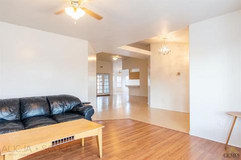 2033 5th Dr, Delano, CA 93215 photo 5