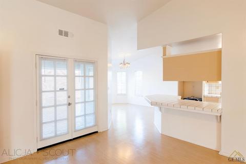 2033 5th Dr, Delano, CA 93215 photo 8