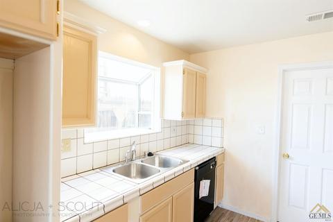 2033 5th Dr, Delano, CA 93215 photo 12
