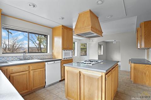 24370 Silver Creek Way, Tehachapi, CA 93561 photo 17