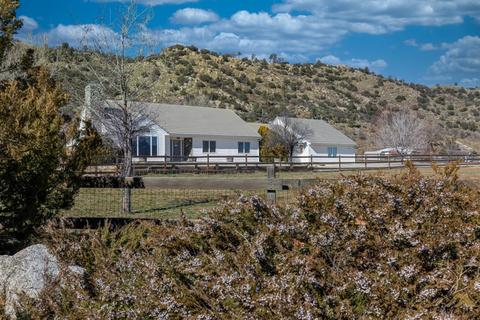 27551 Kelso Dr, Tehachapi, CA 93561 photo 2