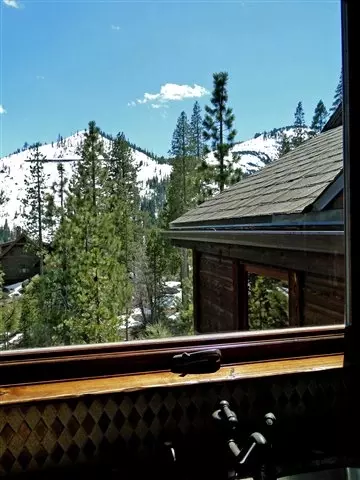 16520 Wolfe Dr, Truckee, CA 96161 photo 5