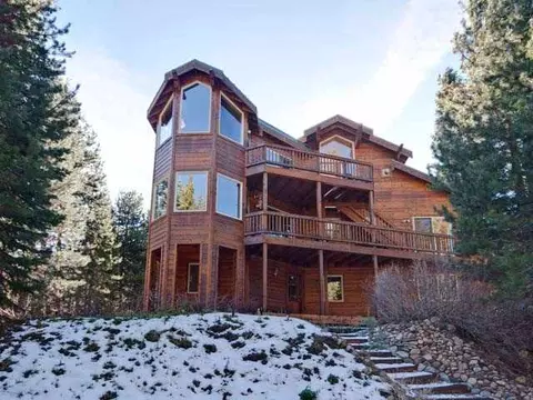 16288 Pine Ct, Truckee, CA 96161 photo 1