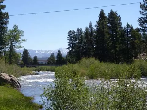 10741 E River St, Truckee, CA 96161 photo 3