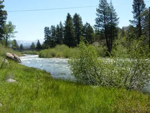 10741 E River St, Truckee, CA 96161 photo 2