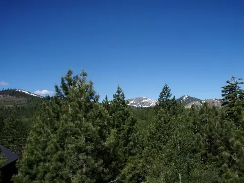 12481 Pinnacle Loop, Truckee, CA 96161 photo 3