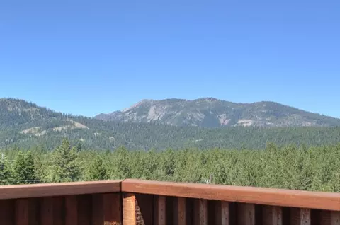 12544 Pinnacle Loop, Truckee, CA 96161 photo 2