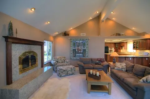 12544 Pinnacle Loop, Truckee, CA 96161 photo 5