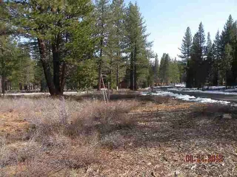 11741 Bottcher Loop, Truckee, CA 96161 photo 4