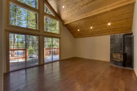 14062 Skiview Loop, Truckee, CA 96161 photo 2