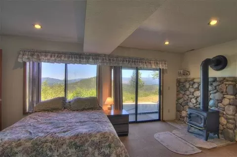 13109 Pinnacle Loop, Truckee, CA 96161 photo 5