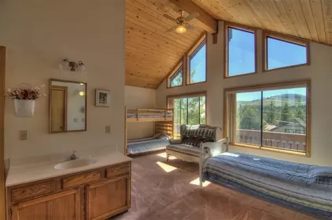 13109 Pinnacle Loop, Truckee, CA 96161 photo 8