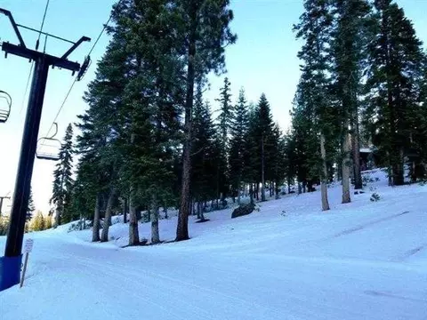 2556 Summit Pl, Truckee, CA 96161 photo 8