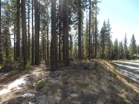 12093 Cavern Way, Truckee, CA 96161 photo 2