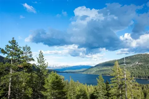 16641 Wolfe Dr, Truckee, CA 96161 photo 2