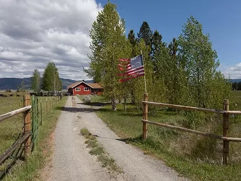 22240 Highway 89, Calpine, CA 96124 photo 2