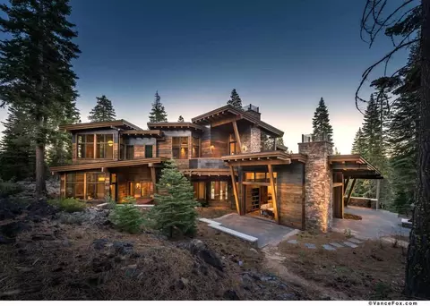 8434 Valhalla Dr, Truckee, CA 96161 photo 1