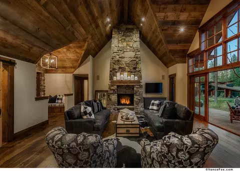 8765 Breakers Ct, Truckee, CA 96161 photo 2