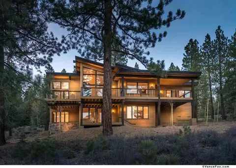 10789 Labelle Ct, Truckee, CA 96161 photo 14