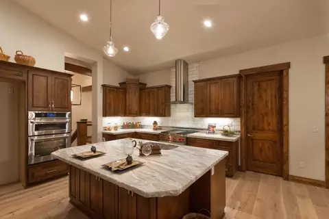10789 Labelle Ct, Truckee, CA 96161 photo 11