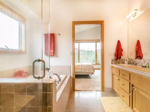 12597 Pinnacle Loop, Truckee, CA 96161 photo 9