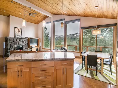12597 Pinnacle Loop, Truckee, CA 96161 photo 5