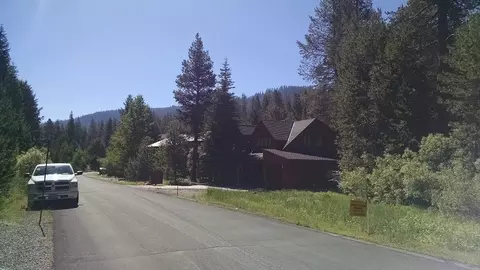16165 Pine St, Truckee, CA 96161 photo 4