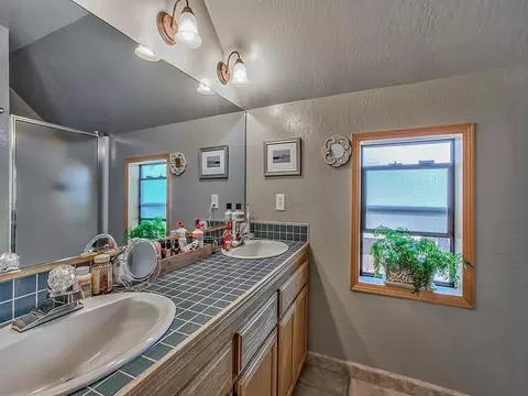 12958 Pinnacle Loop, Truckee, CA 96161 photo 8