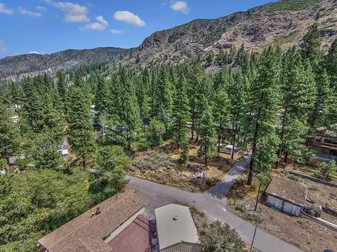 22178 Cedar St, Floriston, CA 96111 photo 3