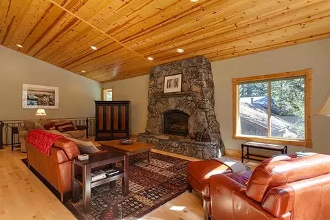 13618 Skiview Loop, Truckee, CA 96161 photo 2