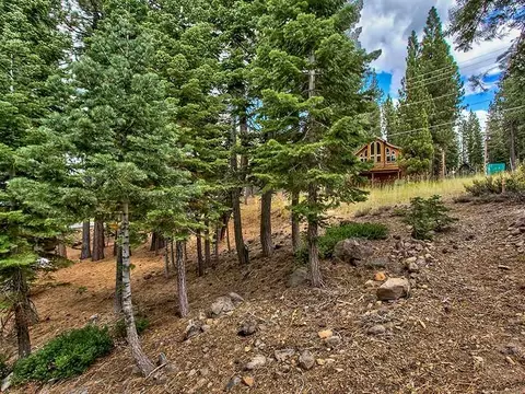 13051 Roundhill Dr, Truckee, CA 96161 photo 3