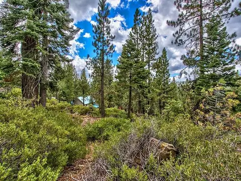 13051 Roundhill Dr, Truckee, CA 96161 photo 4