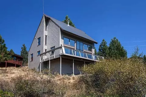 12677 Pinnacle Loop, Truckee, CA 96161 photo 2