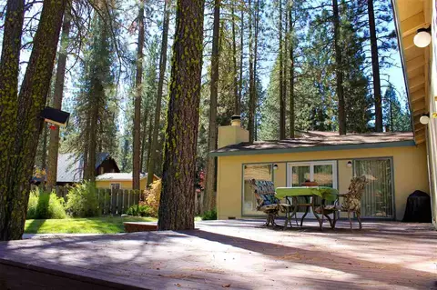 8 Cedar Ln, Blairsden, CA 96103 photo 4